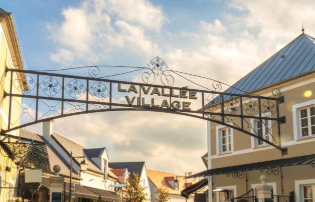 Suite Villanova Near Disneyland Paris เชสซี ภายนอก รูปภาพ